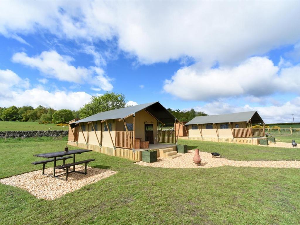 Farm stay Carr's Hill Luxury Safari Tents